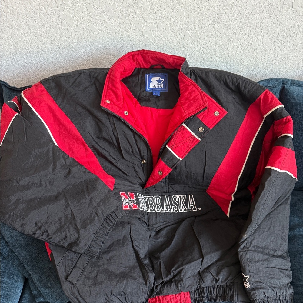 Vintage STARTER Men's Black and Red Windbreaker